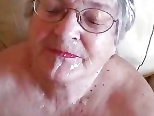 nghiệp dư vòi nước lớn Chăm sóc da mặt bà già trưởng thành già và trẻ có thật không Kinh ngạc