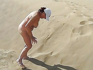 aficionado playa maduro desnudo público