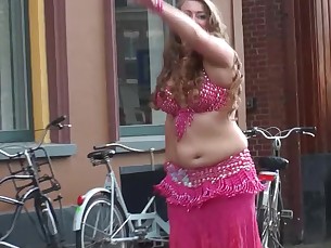 Bébé Dansant Maman MILF De plein air Public Strip-tease