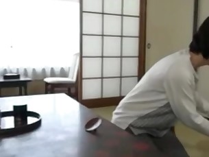 Salle de bains Branlette Japonais Maman Mature Mamelons Orgasme Succion